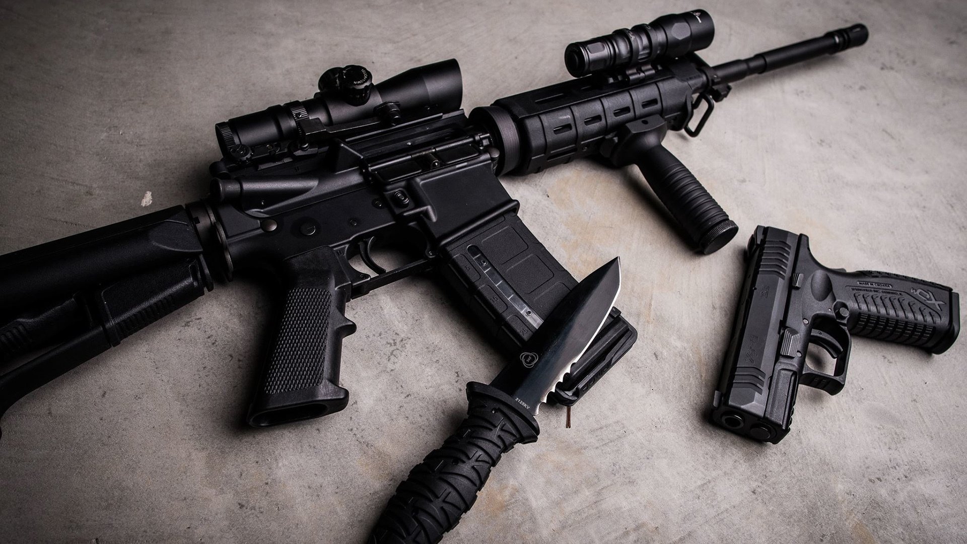 星光折叠，当诺坎普的喧嚣穿透大通中心的篮网